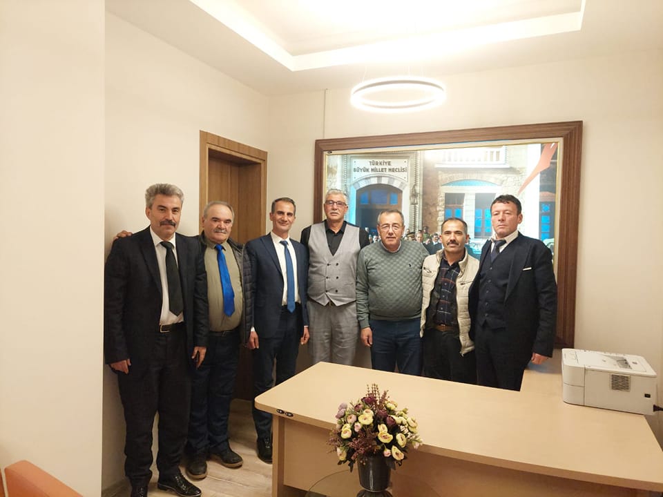 Manavlar ve Pazarcılar Odası Genel Kurulu öncesi Başkan adayları ile bir toplantı gerçekleştirildi.